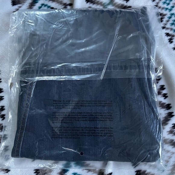 BNWT SPANXshape™ Original EveryWear
Flare Jeans in Large - Picture 3 of 4